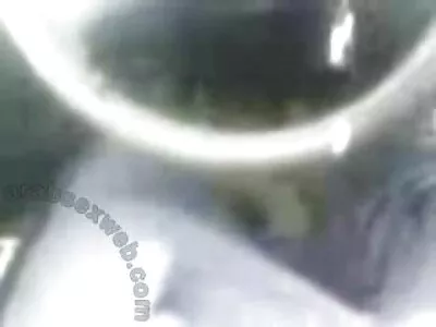 Пържене на тъмно дупе в масло с безплатно българско порно кремпай в путка. .