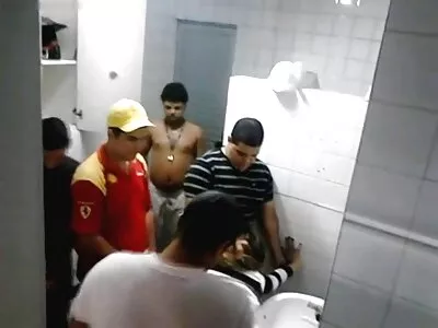 Красиви майка и син кръвосмешение, от balgarsko domashno porno първо лице в HD качество. .