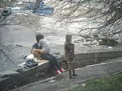 Едрогърда гримьорка съблазнява едрогърда секс клипове бг клиентка. .