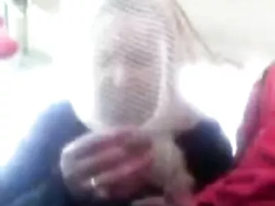 Голяма репортерка гази смаяно порно на български език момче. .