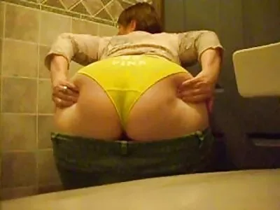 Добродушната красавица приюти, нахрани и даде на майната. porno klipove bg .